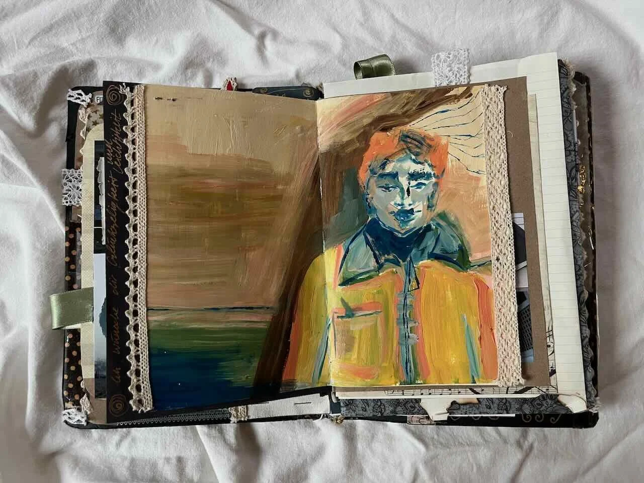 Selbst gebundenes Art-Journal mit Stoff und Schnüren