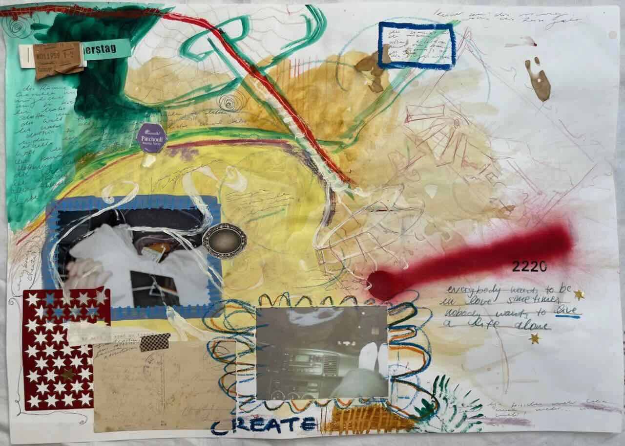 22 20 – vielschichtige Collage auf Malunterlage